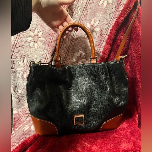 Dooney & Bourke Black Satchel Tote Purse - Picture 4 of 14